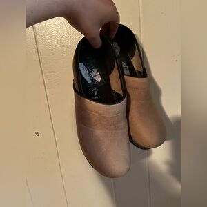 Italian Shoemakers Pink Tan Leather Clogs